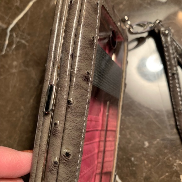 Smartphone Wristlet Case & Wallet - Picture 3 of 8